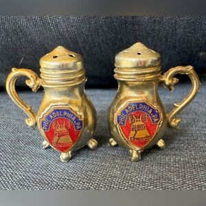 Vintage Liberty Bell Pennsylvania PA Salt & Pepper Shakers